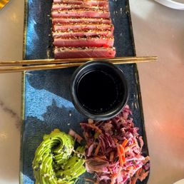 Tuna app- well worth the price- enough for three or four ppl Tuna app- well worth the price- enough for three or four ppl