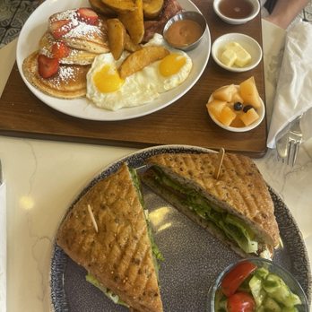 Utopia Caffe - Classic sandwich, American platter - Breakfast & Brunch Near Me - Tustin, California