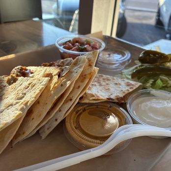 La Bodega Taco Bar - Quesadilla - Tacos Near Me - St. Louis Park, Minnesota La Bodega Taco Bar - Quesadilla - Tacos Near Me - St. Louis Park, Minnesota