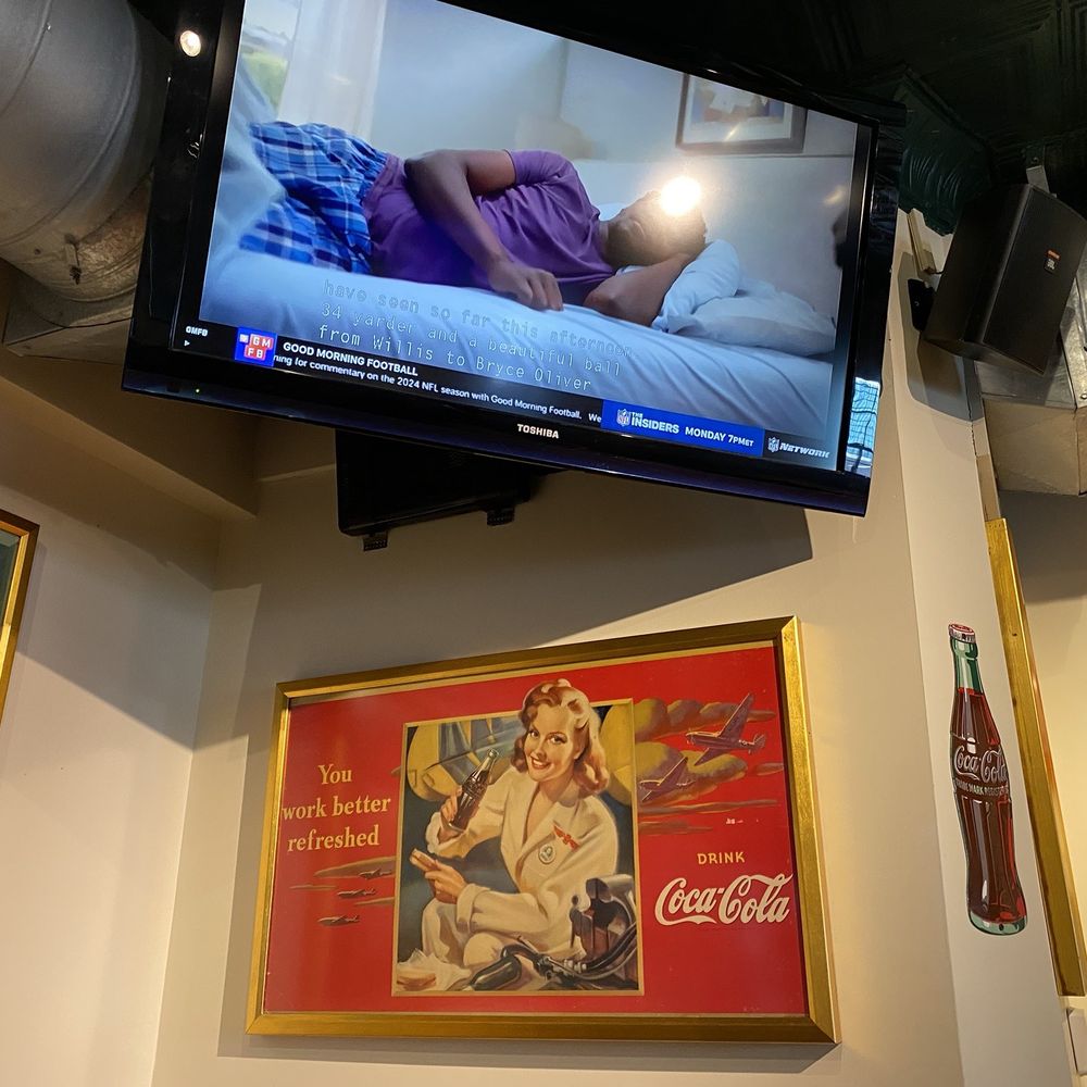 Archie Moores NH - TV one - Dive Bars Near Me - New Haven, Connecticut Archie Moores NH - TV one - Dive Bars Near Me - New Haven, Connecticut