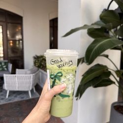 The Inn at Celebration - Starbucks only 30 second walk away! This girl needs matcha