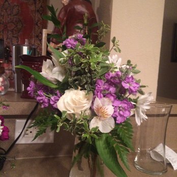 My Bloomin' Flower Shop - What I was able to arrange with the flowers that where still aluve - Florists Near Me - Keller, Texas My Bloomin' Flower Shop - What I was able to arrange with the flowers that where still aluve - Florists Near Me - Keller, Texas