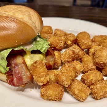 Quincy’s Potomac Bar & Grille - Bacon cheeseburger and tots - YUMMY!! - Salad Near Me - Potomac, Maryland Quincy’s Potomac Bar & Grille - Bacon cheeseburger and tots - YUMMY!! - Salad Near Me - Potomac, Maryland