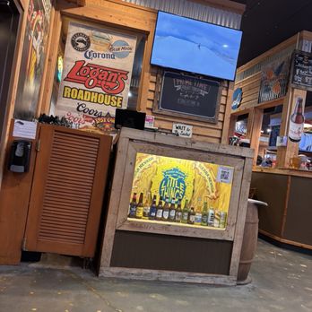 Logan's Roadhouse - Steakhouses Near Me - Redding, California