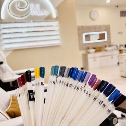 Chloe Nails - Went dark with #62