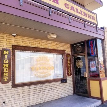 Van's High Caliber Tattoo - Entrance to High Caliber Tattoo - Tattoo Near Me - Kennewick, Washington Van's High Caliber Tattoo - Entrance to High Caliber Tattoo - Tattoo Near Me - Kennewick, Washington
