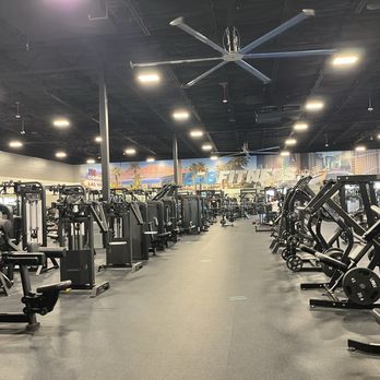 EōS Fitness - Massive amounts of Fitness Equipment, and the Swamp Fans - Gyms Near Me - Henderson, Nevada EōS Fitness - Massive amounts of Fitness Equipment, and the Swamp Fans - Gyms Near Me - Henderson, Nevada