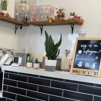 Muni Muni Tea Shop - Interior - Bubble Tea Near Me - Nashville, Tennessee Muni Muni Tea Shop - Interior - Bubble Tea Near Me - Nashville, Tennessee