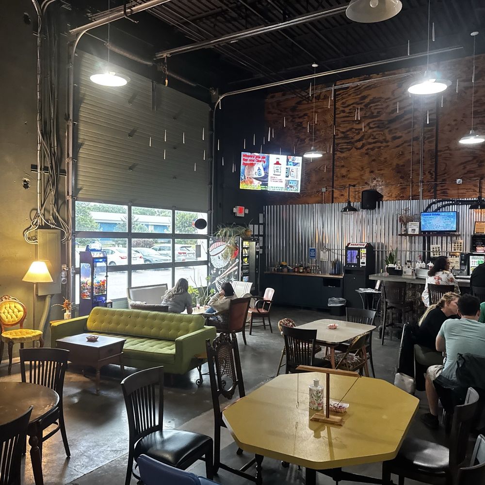 Doundrins Distilling - Cool bar area - Distilleries Near Me - Cottage Grove, Wisconsin