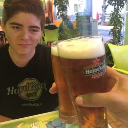 Cafeteria Heidi - Cheers!