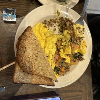 Cafe Raymond - Quinoa Power Bowl - Breakfast & Brunch Near Me - Pittsburgh, Pennsylvania
