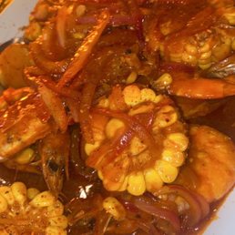 Camarón con elote en salsa