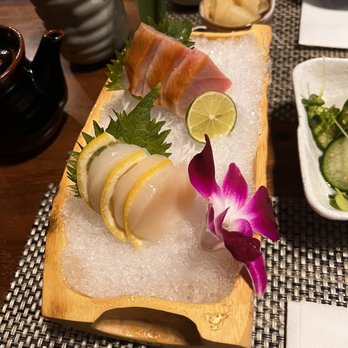 Sushi Chef - Thinnest slices of scallop I had in SF - Sushi Bars Near Me - San Francisco, California Sushi Chef - Thinnest slices of scallop I had in SF - Sushi Bars Near Me - San Francisco, California