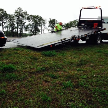 A Budget Towing - Paul from A Budget Towing assisting on I75, Ft Myers, FL - Towing Near Me - Fort Myers, Florida A Budget Towing - Paul from A Budget Towing assisting on I75, Ft Myers, FL - Towing Near Me - Fort Myers, Florida