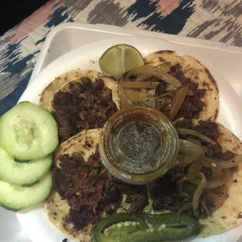 Tacos El Cacheton - Food Trucks Near Me - Compton, California