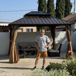Assemble Crew - Gazebo 1012 assemble
