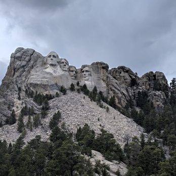 Mount Rushmore National Memorial - Mount Rushmore - Landmarks & Historical Buildings Near Me - Keystone, South Dakota