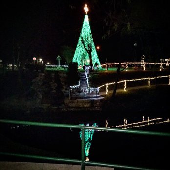 Travis Street Cottages - Christmas in Granbury 2017 - Bed & Breakfast Near Me - Granbury, Texas Travis Street Cottages - Christmas in Granbury 2017 - Bed & Breakfast Near Me - Granbury, Texas