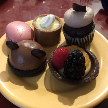 Chef Mickey's - Dessert! - American Near Me - Lake Buena Vista, Florida