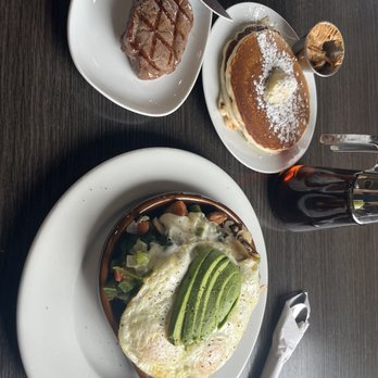 Gracy's - Veggie Skillet + Side of Steak + Pancakez - Breakfast & Brunch Near Me - North Logan, Utah