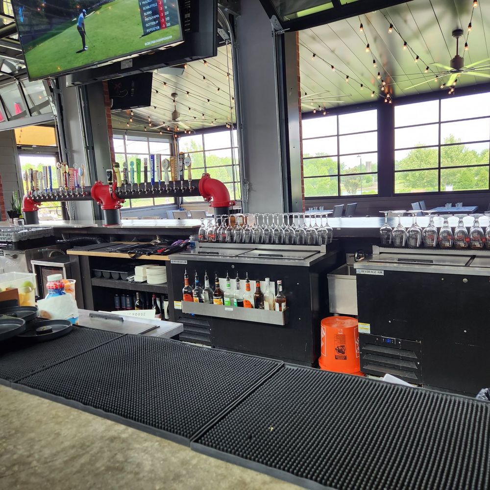 Coal Town Public House - Interior, bar - New American Near Me - Franklin, Tennessee