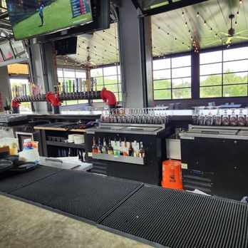Coal Town Public House - Interior, bar - New American Near Me - Franklin, Tennessee