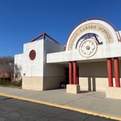 Larsen Lillian School