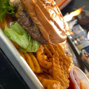 Graham St. Pub & Patio - Closer - American Near Me - Charlotte, North Carolina