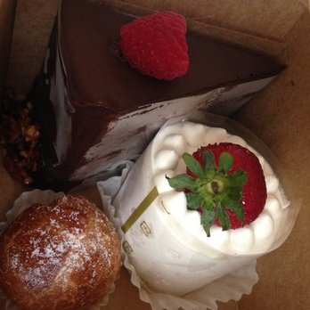 cakeM - Took home some cakes... the cream puff is to die for. - Patisserie/Cake Shop Near Me - Honolulu, Hawaii