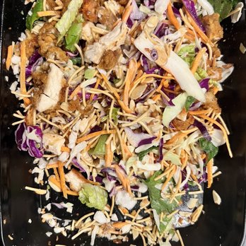 Applebee's Grill + Bar - Oriental Chicken Salad  (Not mixed or dressed) - Sports Bars Near Me - Leland, North Carolina
