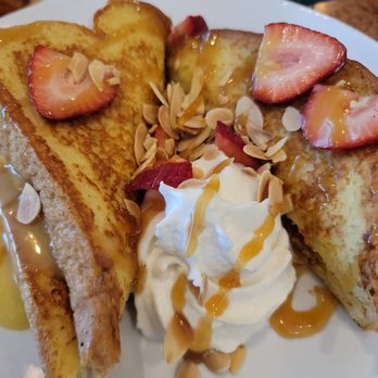Another Broken Egg Cafe - Lemon Custard French Toast - Breakfast & Brunch Near Me - Dunwoody, Georgia