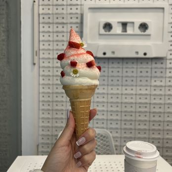 Cassetta - Soft Serve Strawberry - Coffee & Tea Near Me - Beverly Hills, California Cassetta - Soft Serve Strawberry - Coffee & Tea Near Me - Beverly Hills, California