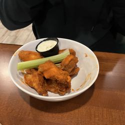 The Local Tavern - Buffalo wings