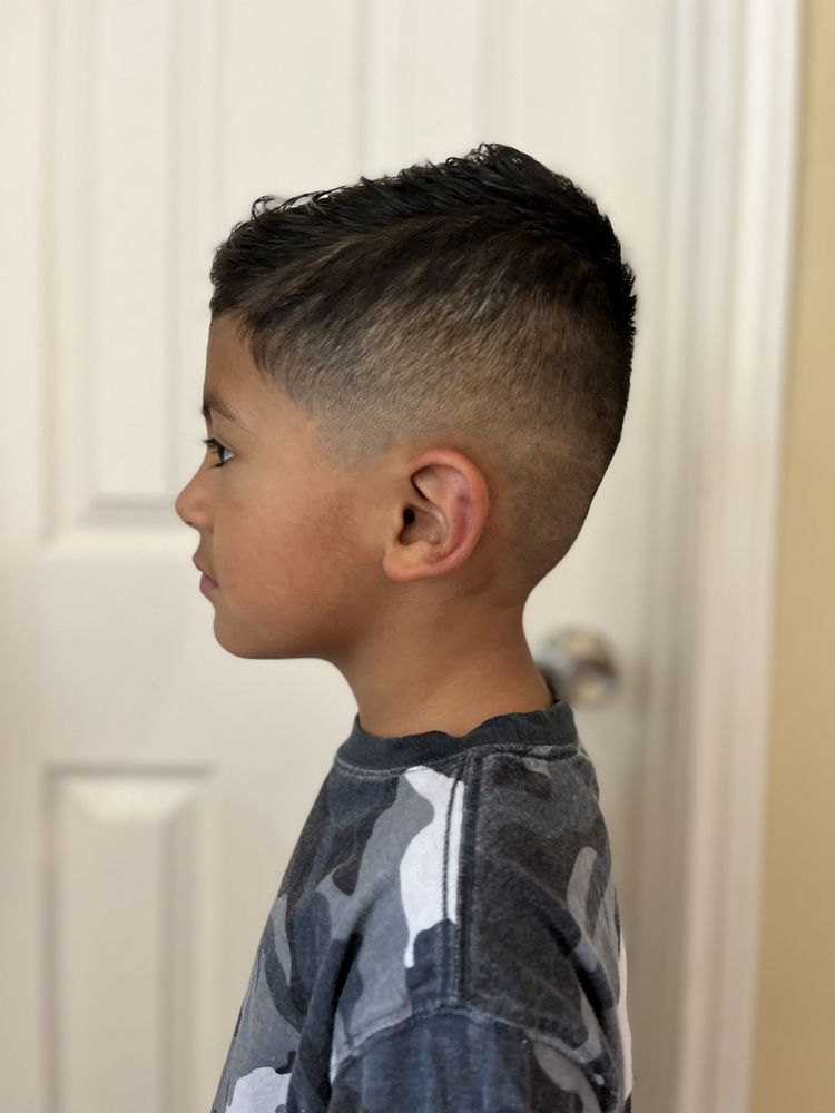 Cecy's Clipper Cuts & HairStyling Logo