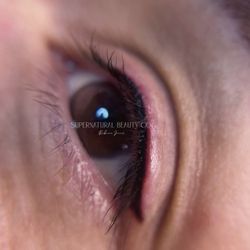 Supernatural Beauty - Classic winged liner