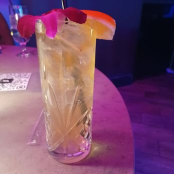 Splash Supper Club - Tropical tropical cocktail - Lounges Near Me - Las Vegas, Nevada