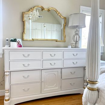 Twins Chic - At clients home : refurbished bedroom set / dresser painted with gold details - Furniture Repair Near Me - Ipswich, Massachusetts