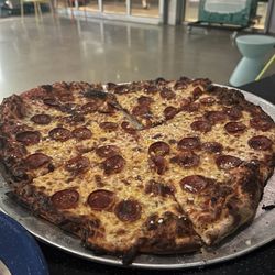 Little Bettie - The money shot, great, great pizza!
