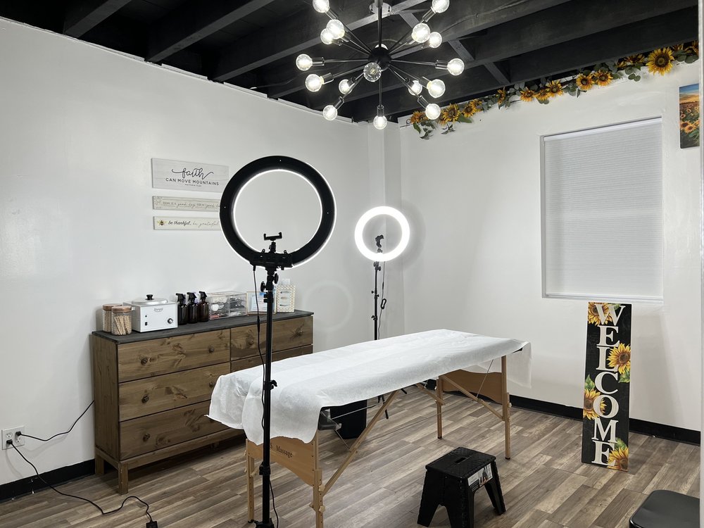 GRACEFUL SKIN WAXING Request an Appointment 127 Christopher