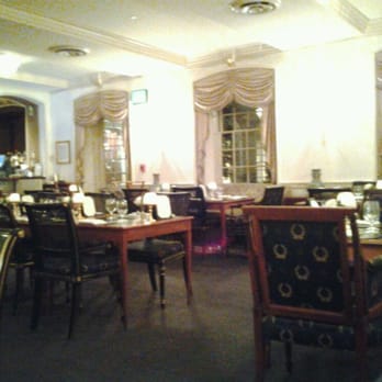 Williamsburg Inn - Williamsburg Inn, open till 1130pm. Beautiful inside, hope the food is as good as the historic atmosphere - Hotels Near Me - Williamsburg, Virginia Williamsburg Inn - Williamsburg Inn, open till 1130pm. Beautiful inside, hope the food is as good as the historic atmosphere - Hotels Near Me - Williamsburg, Virginia