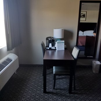 Hilltop Inn By Riversage - Dining area - Hotels Near Me - Billings, Montana Hilltop Inn By Riversage - Dining area - Hotels Near Me - Billings, Montana