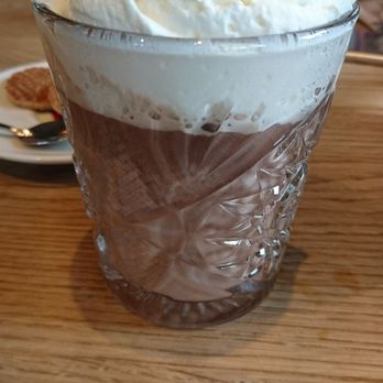 Buurten - Warme chocolademelk. - Bistros Near Me - Utrecht, Utah