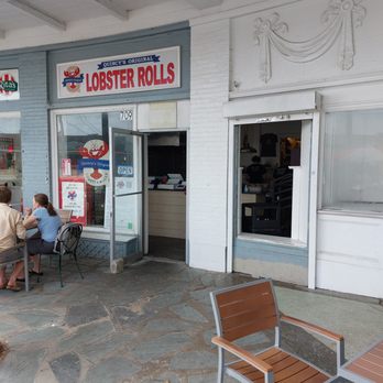 Quincy's Original Lobster Rolls - Outside - Seafood Near Me - Cape May, New Jersey Quincy's Original Lobster Rolls - Outside - Seafood Near Me - Cape May, New Jersey