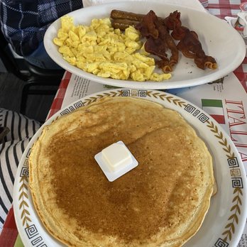 The Little Pie Shop & Cafe - Scrambled eggs, bacon, sausage and pancakes - Cafes Near Me - Ashtabula, Ohio