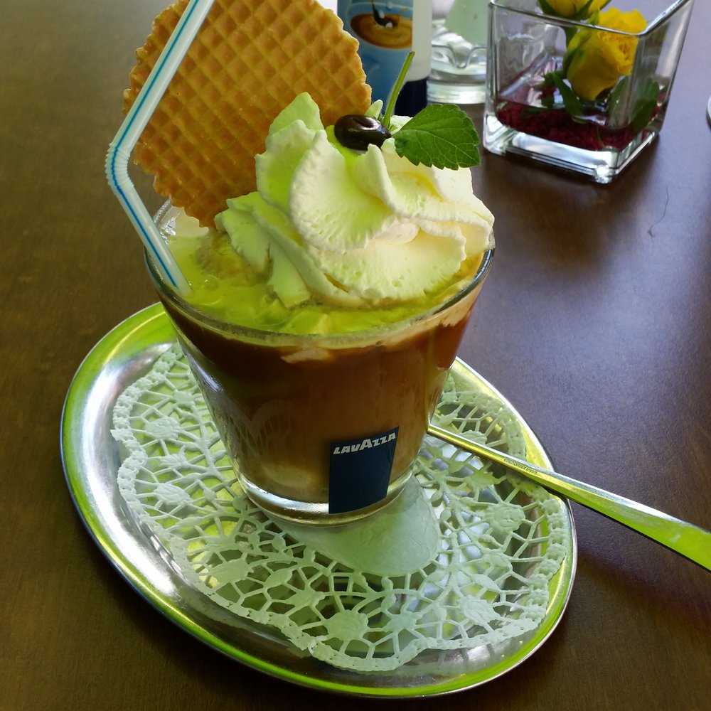 Eiscafe Venezia - Iced coffee with a scoop of ice cream of your choice - Ice Cream & Frozen Yogurt Near Me - Birkenfeld, RP