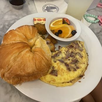 Immigrant Son Caffe - My daughter requested a bacon and egg omelette, for her bread option she ordered a croissant and ended up making a sandwich - New American Near Me - Ventura, California