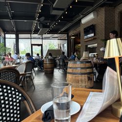 Carson's Food & Drink - On Main - Interior seating