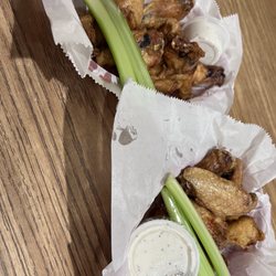 Wings-N-Things