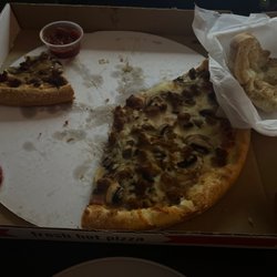 Supreme House of Pizza - Mushroom Pizza with Sausage and cheesy garlic bread