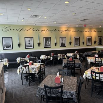 Chicken Salad Chick - Dining area - Southern Near Me - Orlando, Florida Chicken Salad Chick - Dining area - Southern Near Me - Orlando, Florida